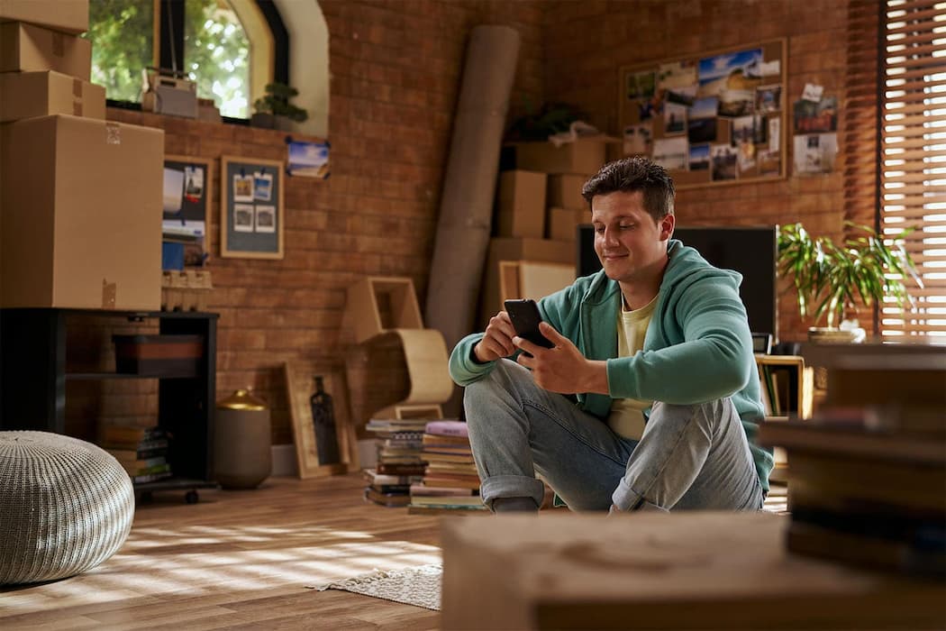 Allianz customer at home