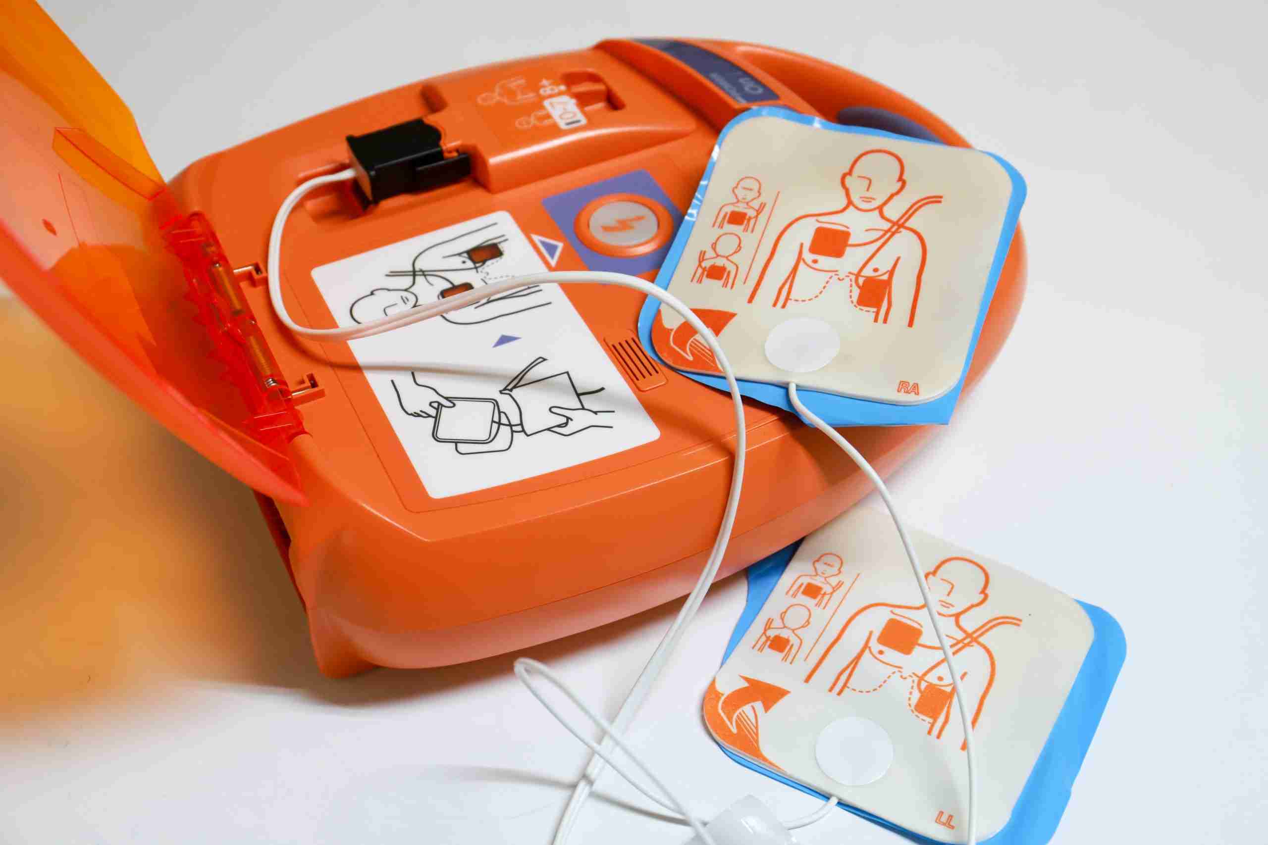Open defibrillator